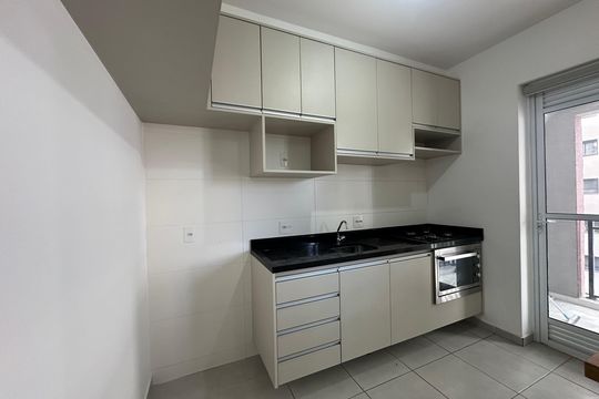 Cozinha de apartamento para alugar com 1 quarto, 48m² em Vila Militar, Barueri