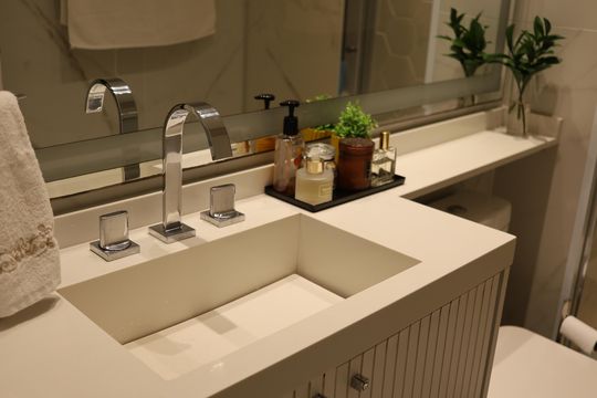 Banheiro Social de apartamento para alugar com 2 quartos, 70m² em Melville Empresarial Ii, Barueri