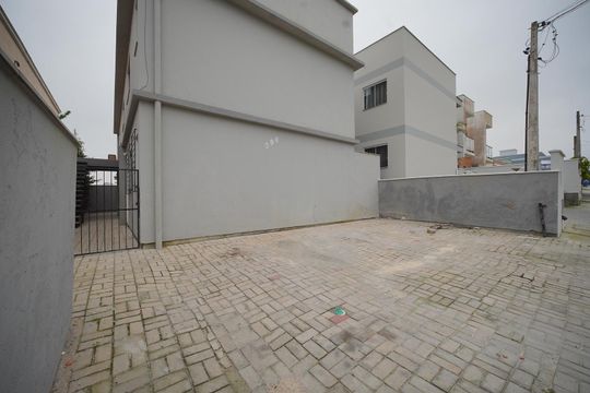 Garagem  de apartamento para alugar com 1 quarto, 30m² em São João do Rio Vermelho, Florianópolis