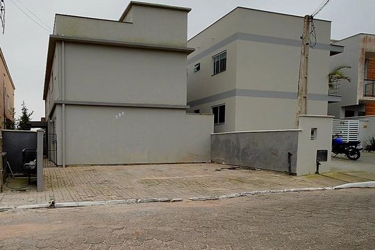Fachada de apartamento para alugar com 1 quarto, 30m² em São João do Rio Vermelho, Florianópolis
