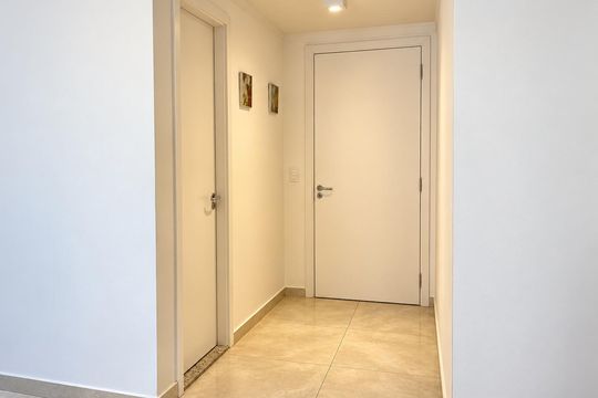 Corredor de apartamento à venda com 3 quartos, 136m² em Jardim Arpoador, São Paulo