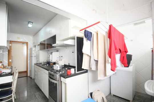 Cozinha de apartamento à venda com 2 quartos, 99m² em Vila Progredior, São Paulo