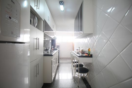 Cozinha de apartamento à venda com 2 quartos, 99m² em Vila Progredior, São Paulo