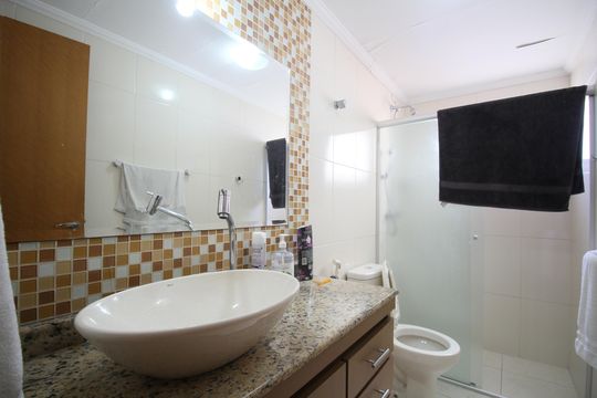 Banheiro Social de apartamento à venda com 2 quartos, 99m² em Vila Progredior, São Paulo