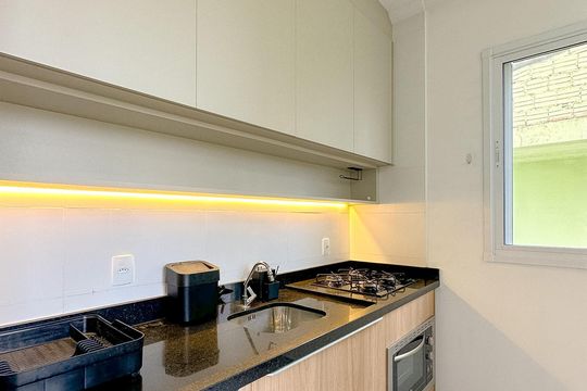 Cozinha de apartamento para alugar com 2 quartos, 60m² em Ingleses do Rio Vermelho, Florianópolis