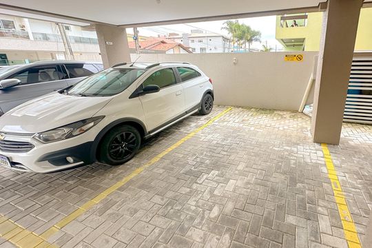 Garagem de apartamento para alugar com 2 quartos, 60m² em Ingleses do Rio Vermelho, Florianópolis
