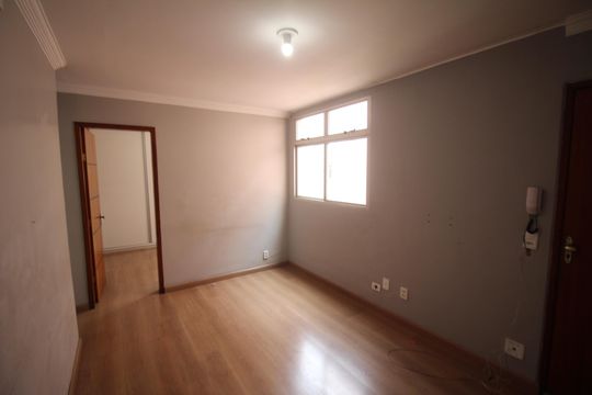 Sala de apartamento para alugar com 2 quartos, 45m² em Jardim Riacho das Pedras, Contagem