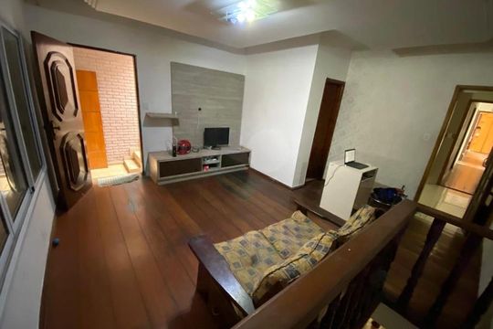 Casa à venda com 3 quartos, 256m² em Jardim Celeste, São Paulo