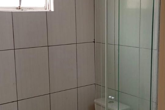 Banheiro de apartamento para alugar com 2 quartos, 55m² em Conjunto Residencial José Bonifácio, São Paulo