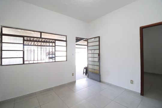 Casa para alugar com 2 quartos, 100m² em Brasil, Uberlândia