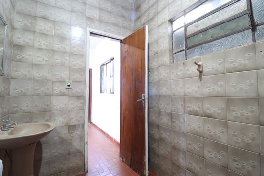 Banheiro de casa para alugar com 2 quartos, 100m² em Brasil, Uberlândia
