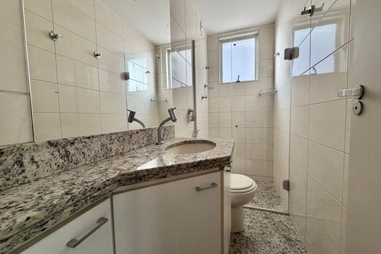 Banheiro  de apartamento à venda com 3 quartos, 75m² em Salgado Filho, Belo Horizonte