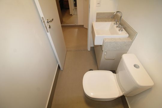 Banheiro 1 de apartamento para alugar com 2 quartos, 56m² em Tucuruvi, São Paulo