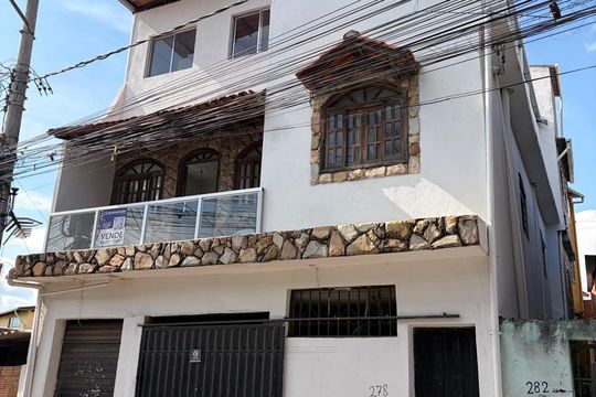 fachada de casa à venda com 3 quartos, 200m² em Ventosa, Belo Horizonte