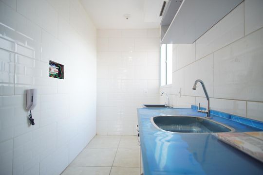 Cozinha de apartamento à venda com 2 quartos, 41m² em Sarandi, Porto Alegre