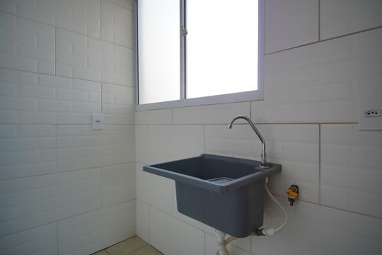 Cozinha e Área de Serviço de apartamento à venda com 2 quartos, 41m² em Sarandi, Porto Alegre