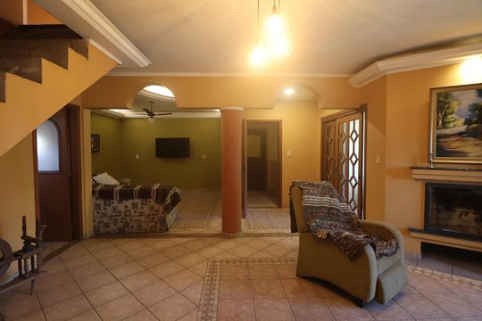 Casa para alugar com 5 quartos, 380m² em Nossa Senhora das Gracas, Canoas