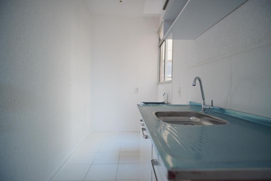 Cozinha de apartamento à venda com 2 quartos, 42m² em Sarandi, Porto Alegre