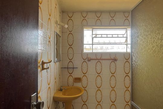 Banheiro social de apartamento para alugar com 2 quartos, 90m² em Sagrada Família, Belo Horizonte