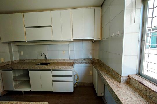 Apartamento à venda com 3 quartos, 92m² em Serra, Belo Horizonte