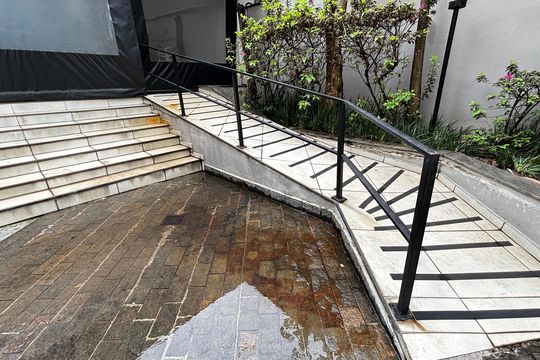 Rampa - Corrimão de apartamento à venda com 3 quartos, 178m² em Jardim, Santo André