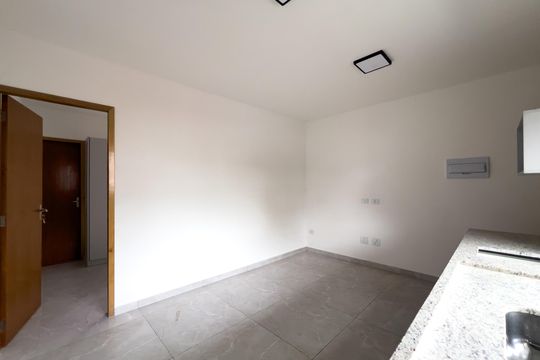 Sala e cozinha de apartamento para alugar com 1 quarto, 27m² em Bosque da Saúde, São Paulo