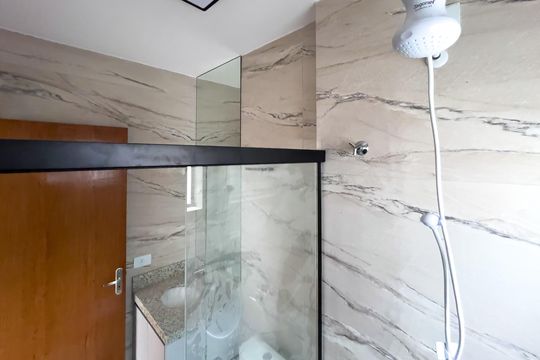 Banheiro de apartamento para alugar com 1 quarto, 27m² em Bosque da Saúde, São Paulo