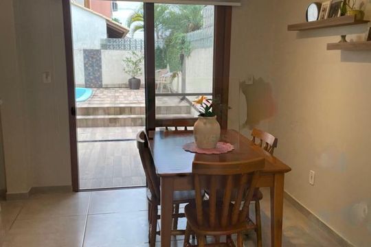 Casa à venda com 3 quartos, 111m² em Hípica, Porto Alegre