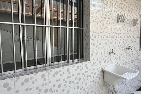 Casa para alugar com 1 quarto, 45m² em Parque Jandaia, Carapicuíba