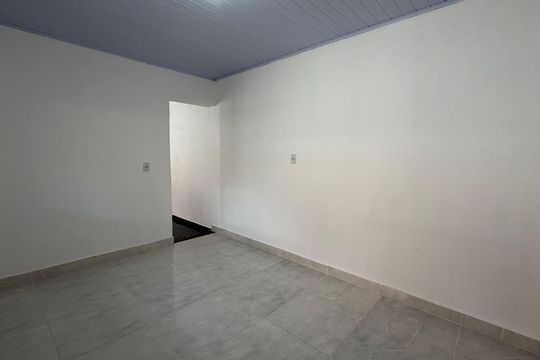 Casa para alugar com 1 quarto, 45m² em Parque Jandaia, Carapicuíba