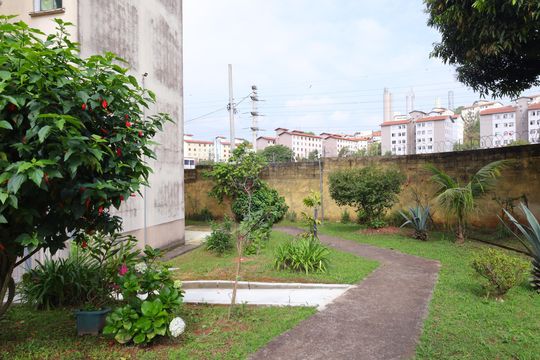 Área comum - Jardim de apartamento para alugar com 2 quartos, 45m² em Conjunto Habitacional Fazenda do Carmo, São Paulo