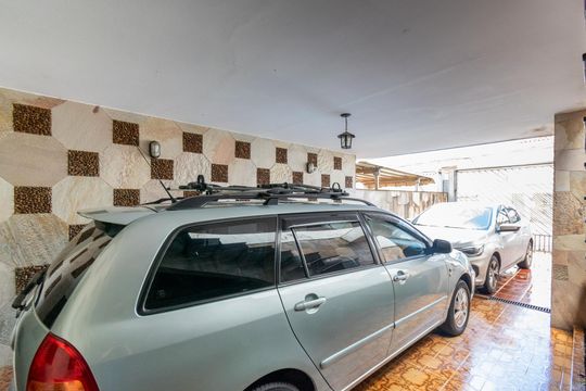 Garagem de casa à venda com 3 quartos, 170m² em Parque Jabaquara, São Paulo