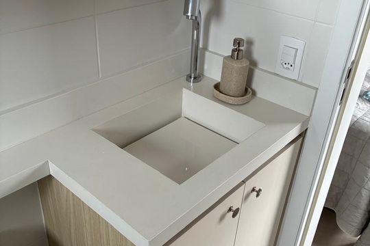 Banheiro de apartamento à venda com 2 quartos, 64m² em Centro, Osasco