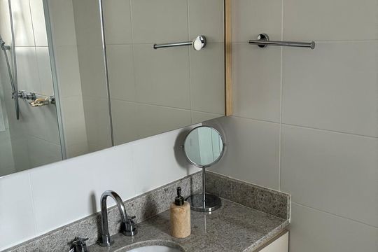 Banheiro de apartamento à venda com 2 quartos, 64m² em Centro, Osasco
