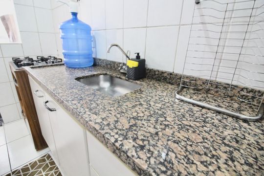 Cozinha  de apartamento à venda com 2 quartos, 54m² em Burgo Paulista, São Paulo