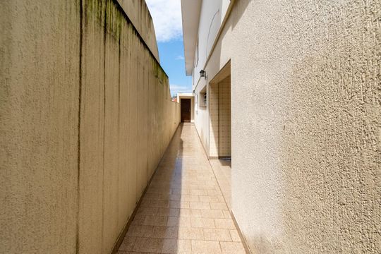 Corredor Externo  de casa à venda com 3 quartos, 171m² em Parque Jabaquara, São Paulo