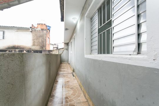 Área Externa - Entrada de casa para alugar com 1 quarto, 40m² em Jardim Robru, São Paulo
