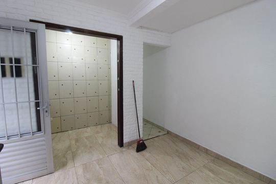 Cozinha de casa para alugar com 2 quartos, 80m² em Rio Pequeno, São Paulo