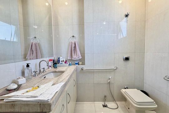 Apartamento à venda com 3 quartos, 220m² em Santo Antônio, Belo Horizonte