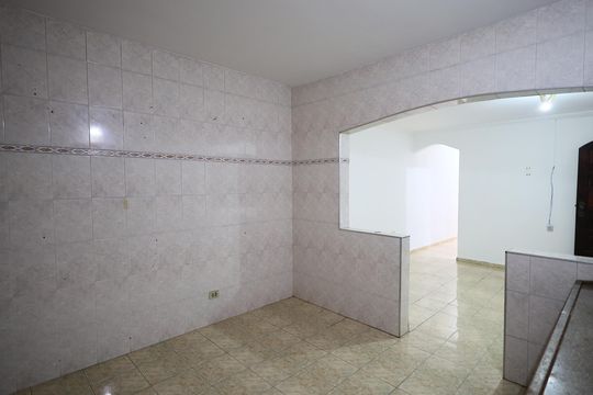 Cozinha de casa para alugar com 1 quarto, 75m² em Santo Antônio, Osasco
