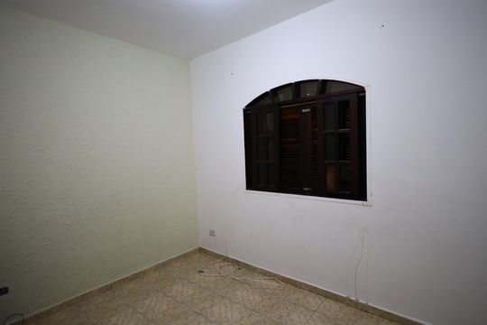Quarto de casa para alugar com 1 quarto, 75m² em Santo Antônio, Osasco
