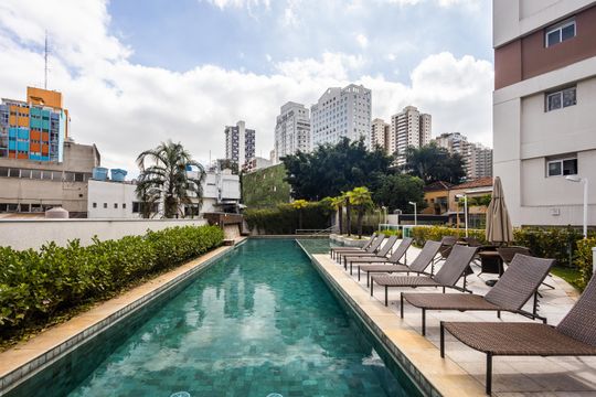 Piscina de kitnet/studio para alugar com 1 quarto, 29m² em Pinheiros, São Paulo