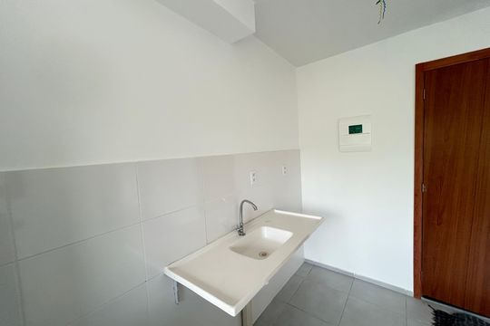 Cozinha de apartamento para alugar com 2 quartos, 40m² em Inhaúma, Rio de Janeiro