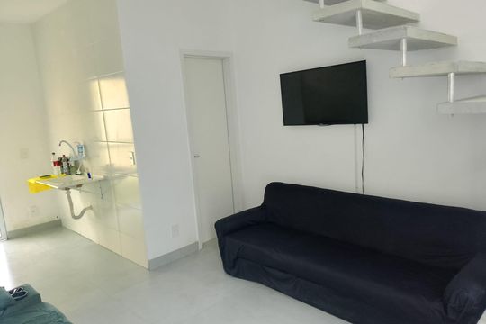 Sala de casa de condomínio para alugar com 2 quartos, 70m² em Chácara Ondas Verdes, Cotia