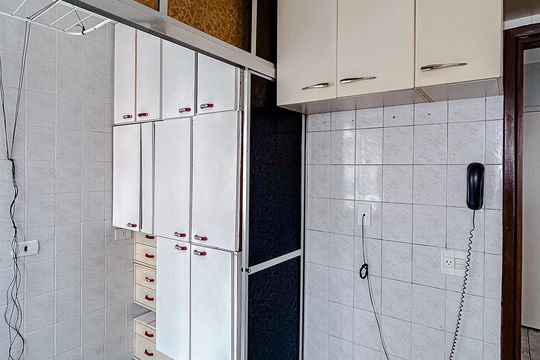 Cozinha de apartamento para alugar com 2 quartos, 56m² em Vila Granada, São Paulo