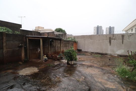 Quintal de casa para alugar com 3 quartos, 177m² em Osvaldo Rezende, Uberlândia