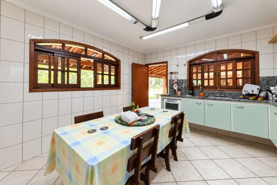Cozinha de casa de condomínio à venda com 3 quartos, 482m² em Portal dos Nobres, Americana