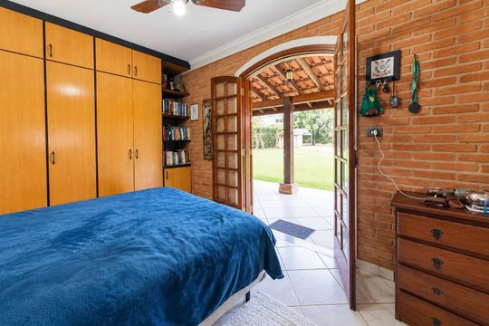 Quarto de casa de condomínio à venda com 3 quartos, 482m² em Portal dos Nobres, Americana