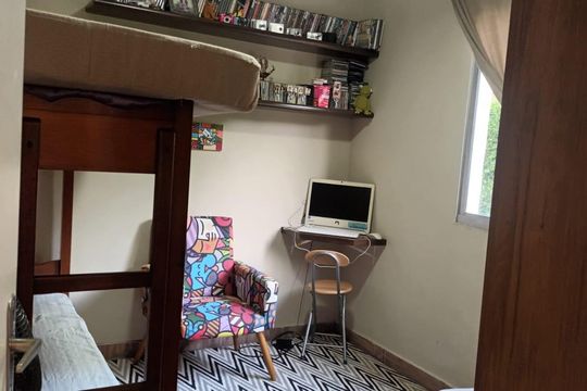 Quarto de apartamento à venda com 2 quartos, 60m² em Santa Barbara, Niterói