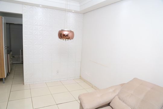 Sala de casa à venda com 2 quartos, 117m² em Oriente Vile, Goiânia